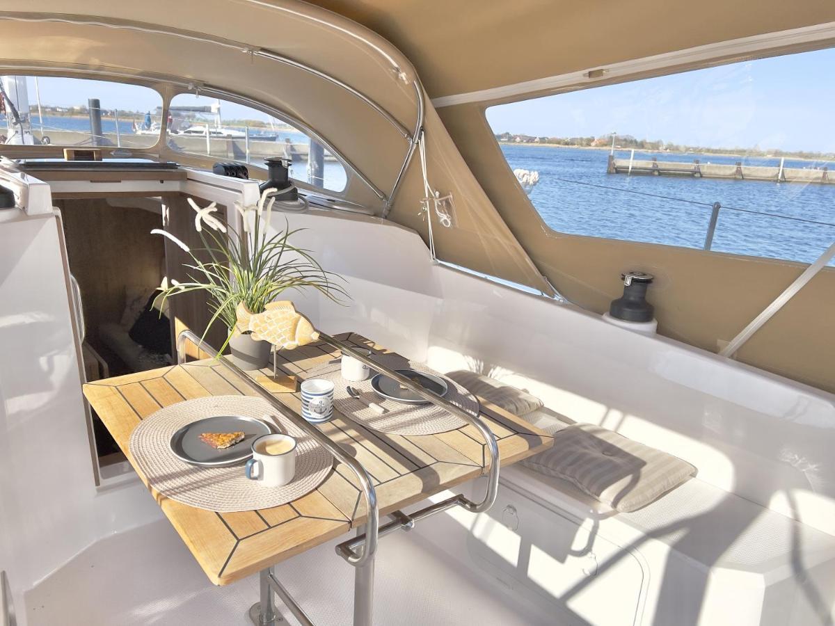 Hausboot Segelyacht Nui Otel Burgtiefe auf Fehmarn Dış mekan fotoğraf